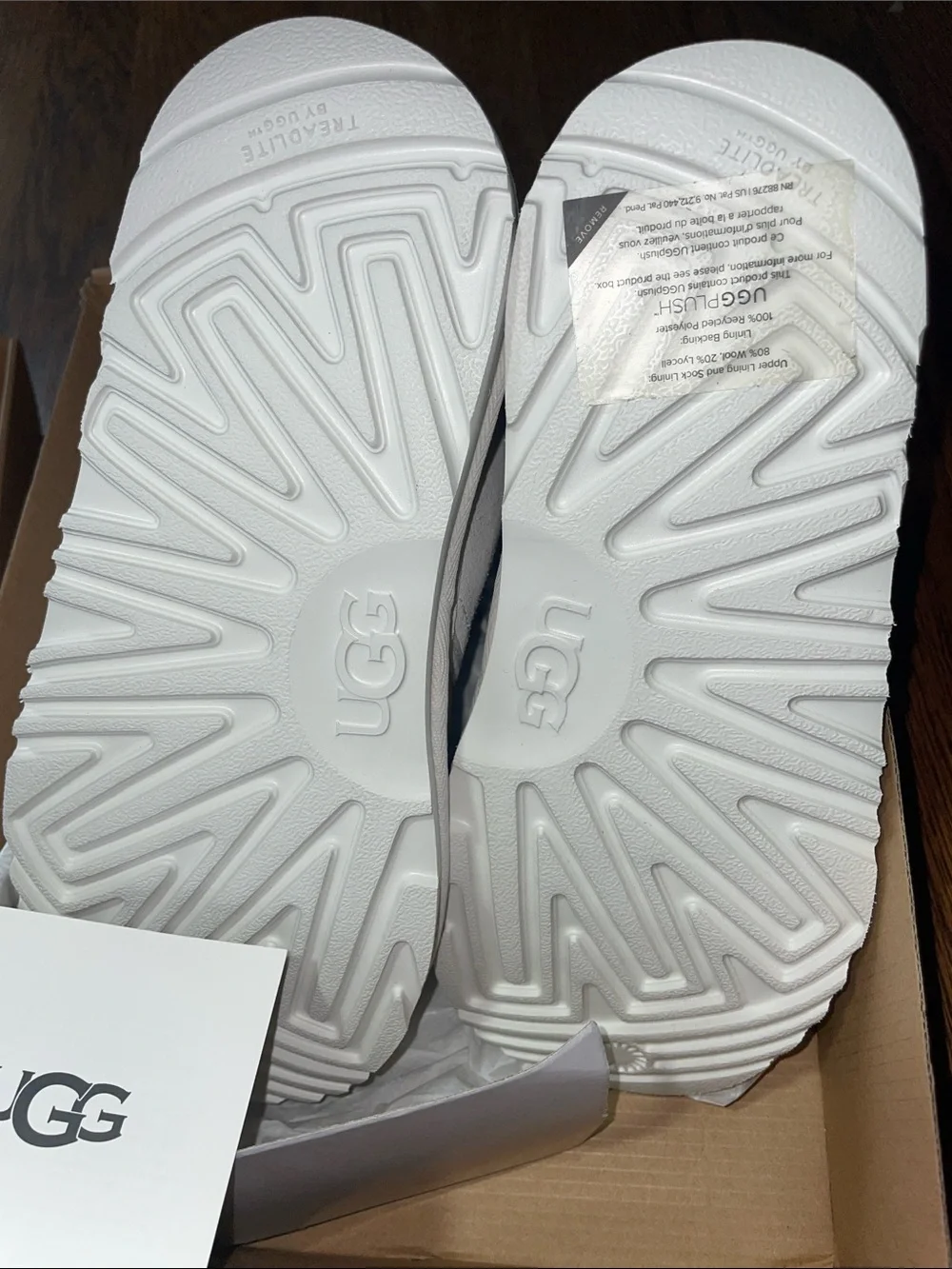 UGG Neumel Chukka boot NIB